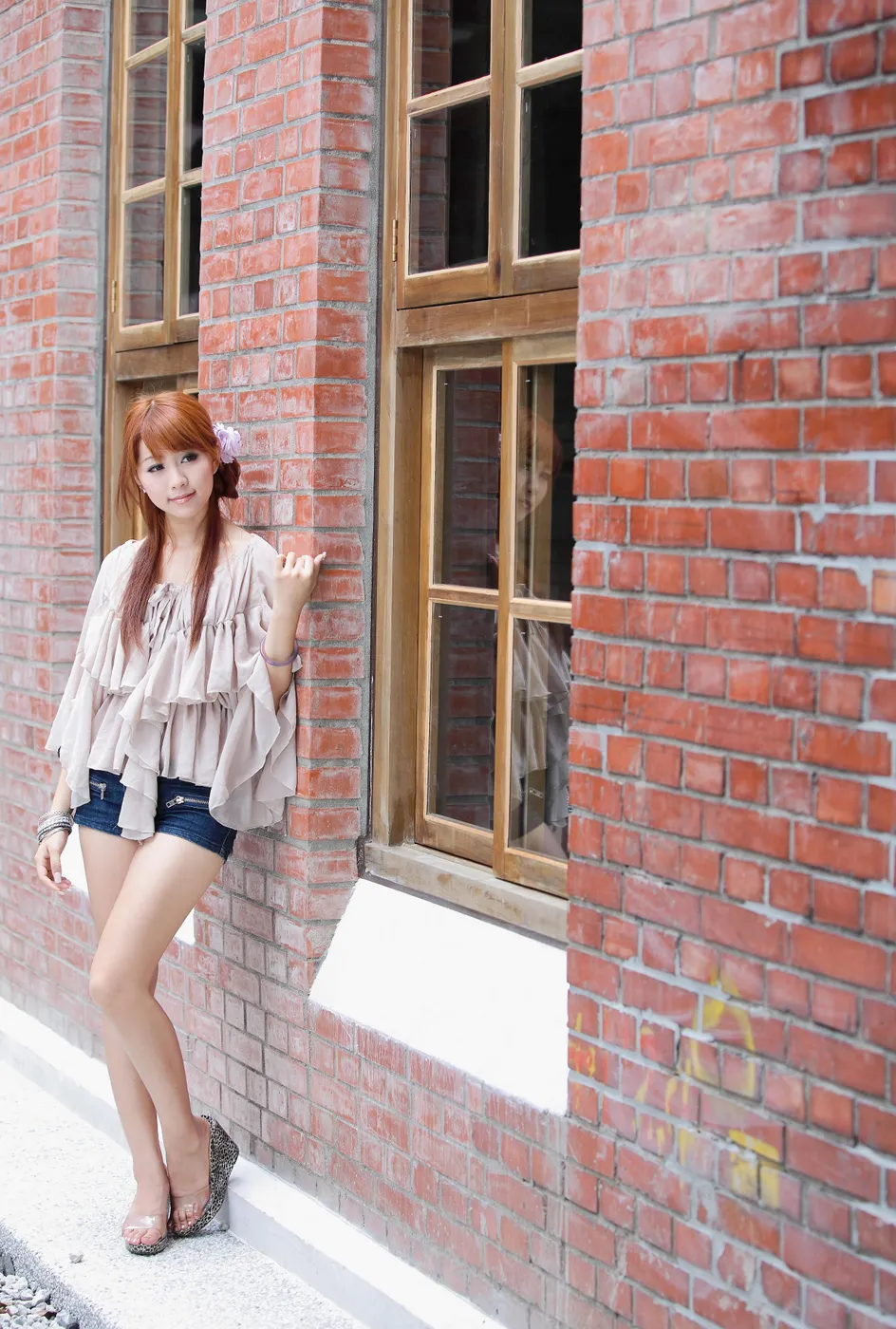 [Mzsock] NO.210 Xiaowen off-shoulder denim shorts cool and beautiful legs street photography#[80P]-56